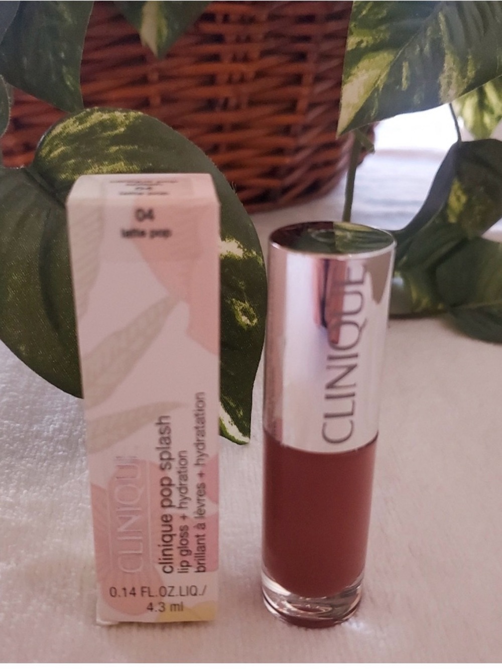 Clinique Pop Splash Lip Gloss & Hydration - 04 Metro Pop (Pink/Brown)